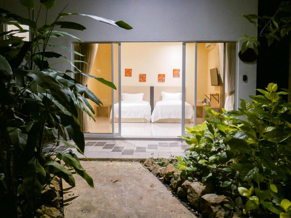 The Firefly Resort Semporna Exterior foto